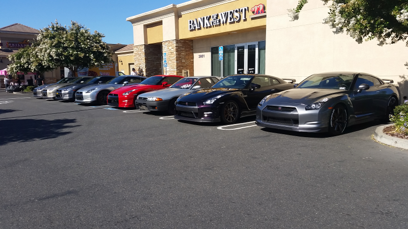 So.many. GTRs. Ooh, R32 in the middle!
